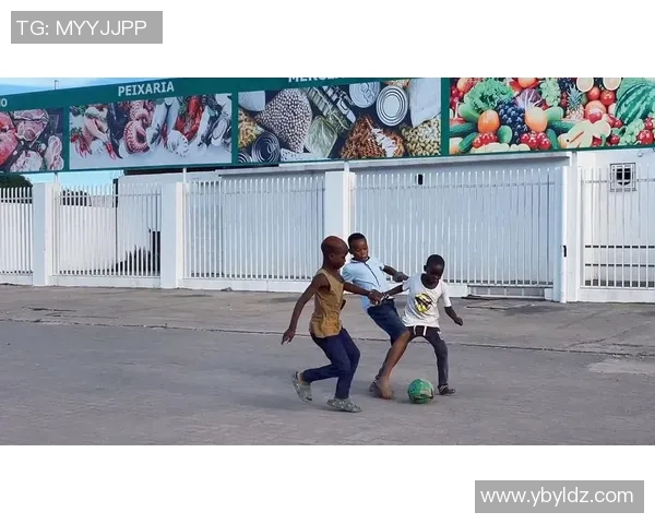 街头足球传奇：从街头到绿茵场的梦想与挑战